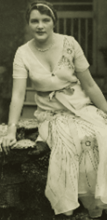 Figure l'Angela Gregory